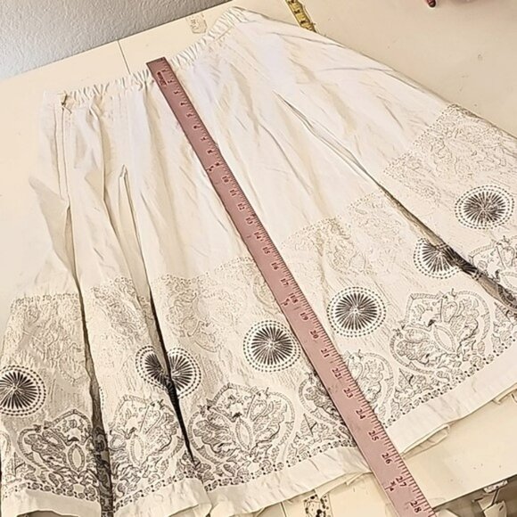 Coldwater Creek Women's Mini Skirt Size Small P White Embroidered Pleated Scandi - Picture 13 of 15
